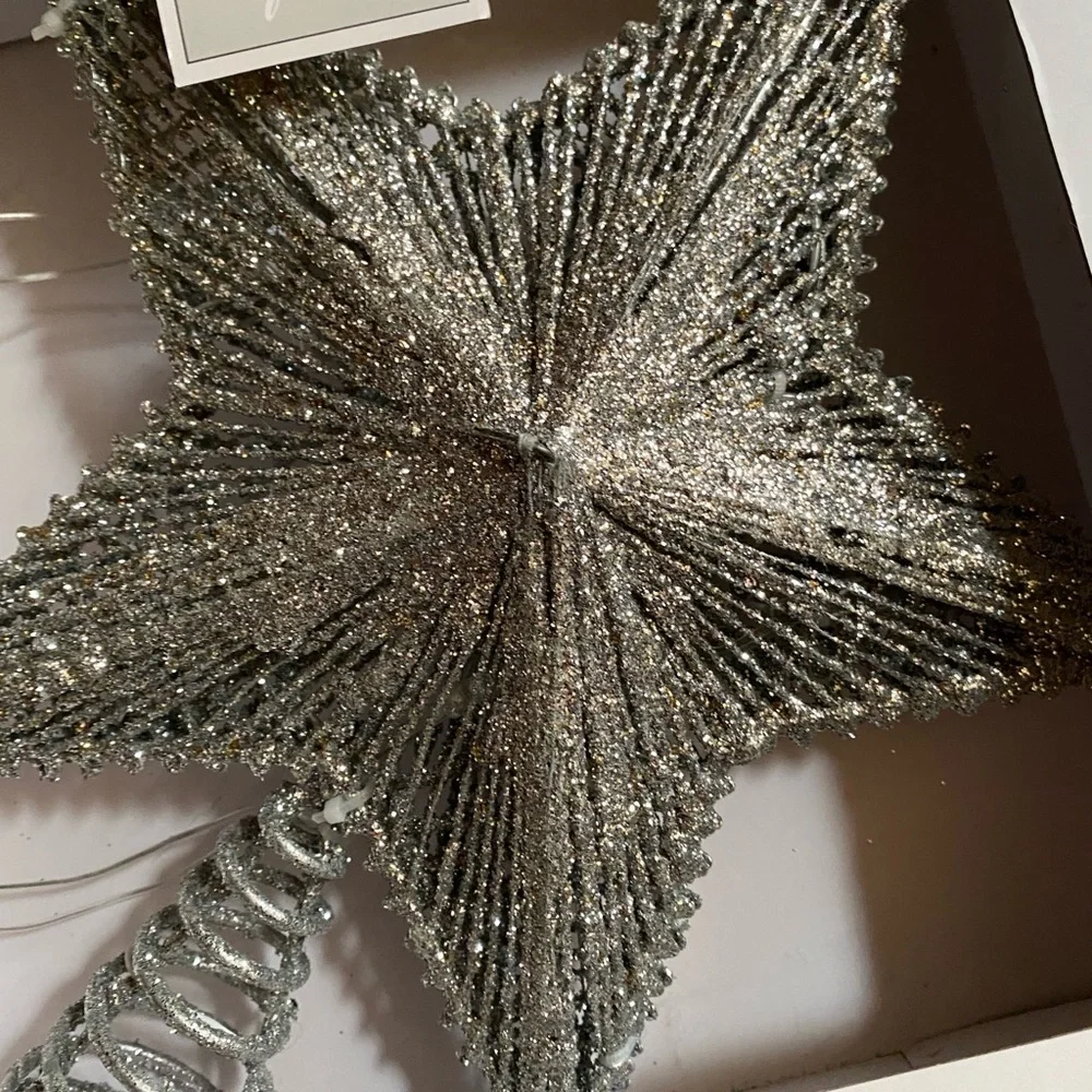 GLUCKSTEIN HOME Prelit Glittering Star Tree Topper